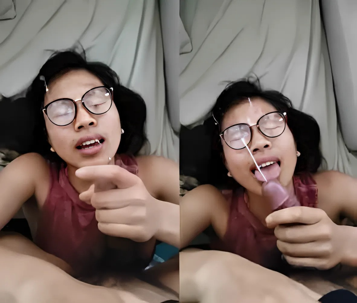 Menyemprotkan air mani ke seluruh wajah gadis berkacamataku